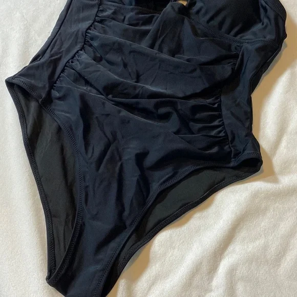 Cupshe Black One Piece Swimsuit - Picture 4 of 12